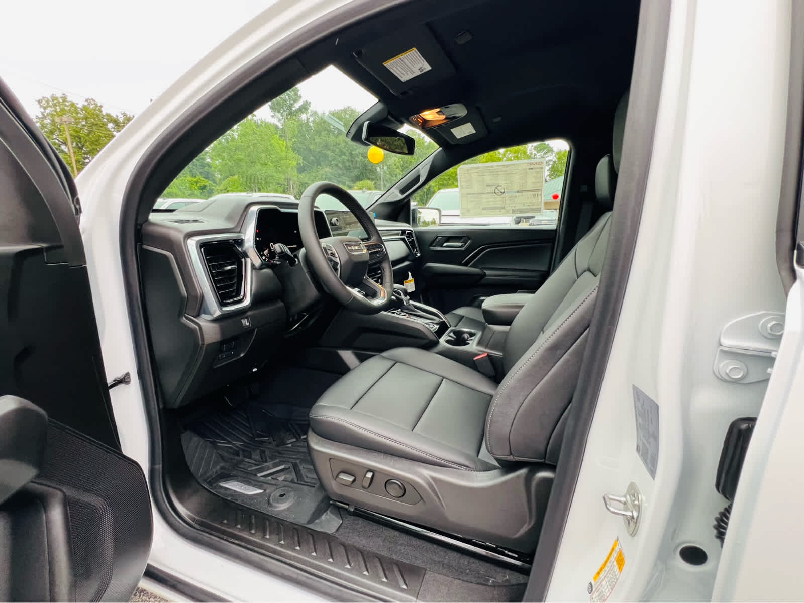 2025 GMC Canyon 4WD Elevation - 6