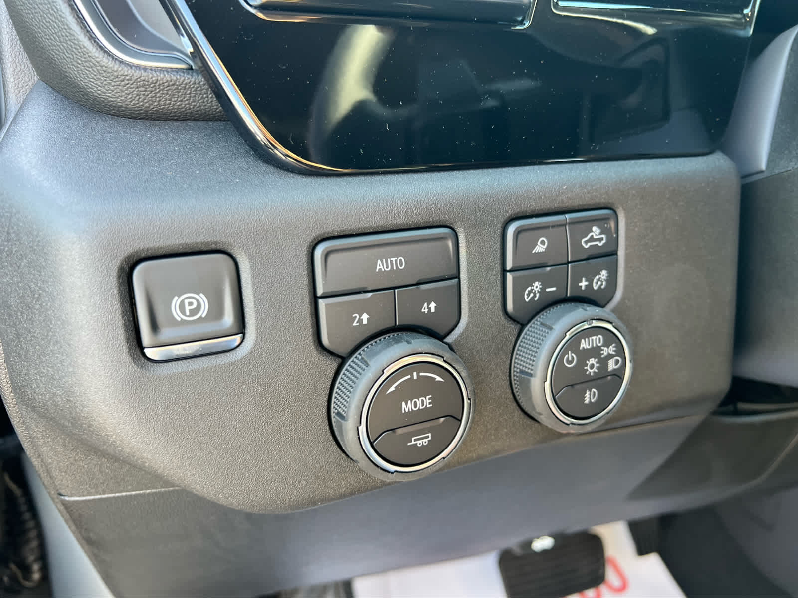 2025 Chevrolet Silverado 1500 LTZ - 8