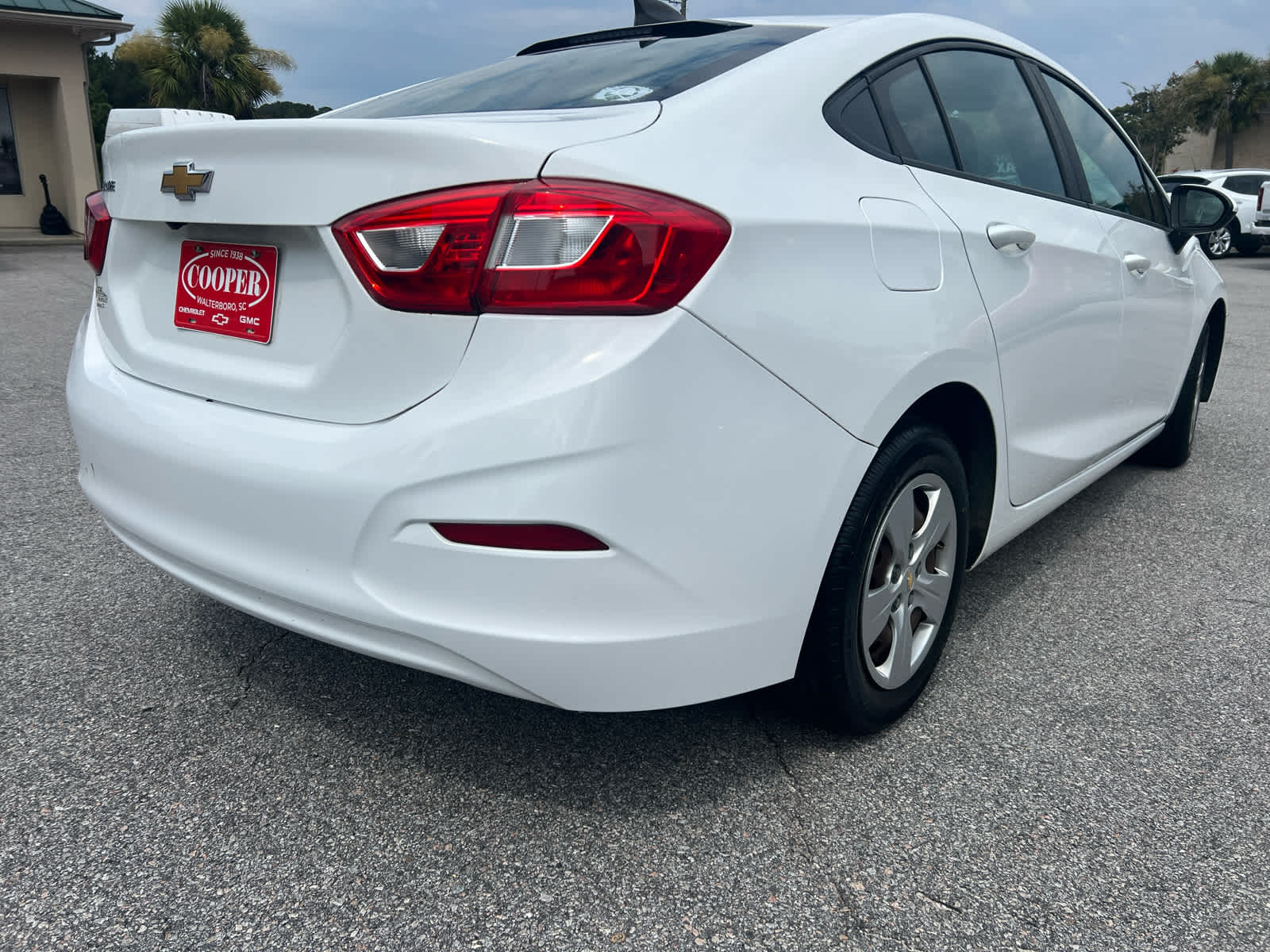 2017 Chevrolet Cruze LS - 4
