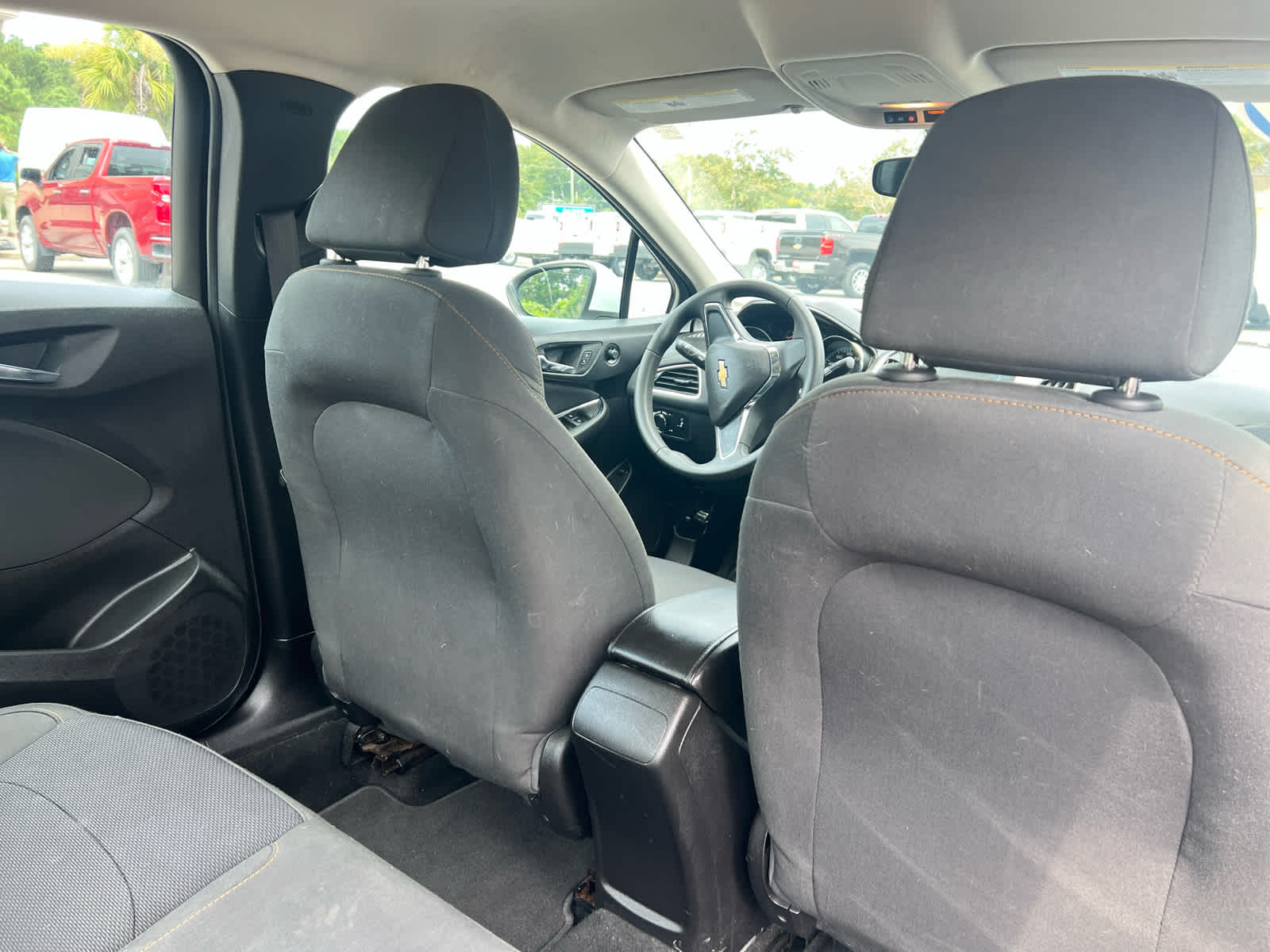 2017 Chevrolet Cruze LS - 9