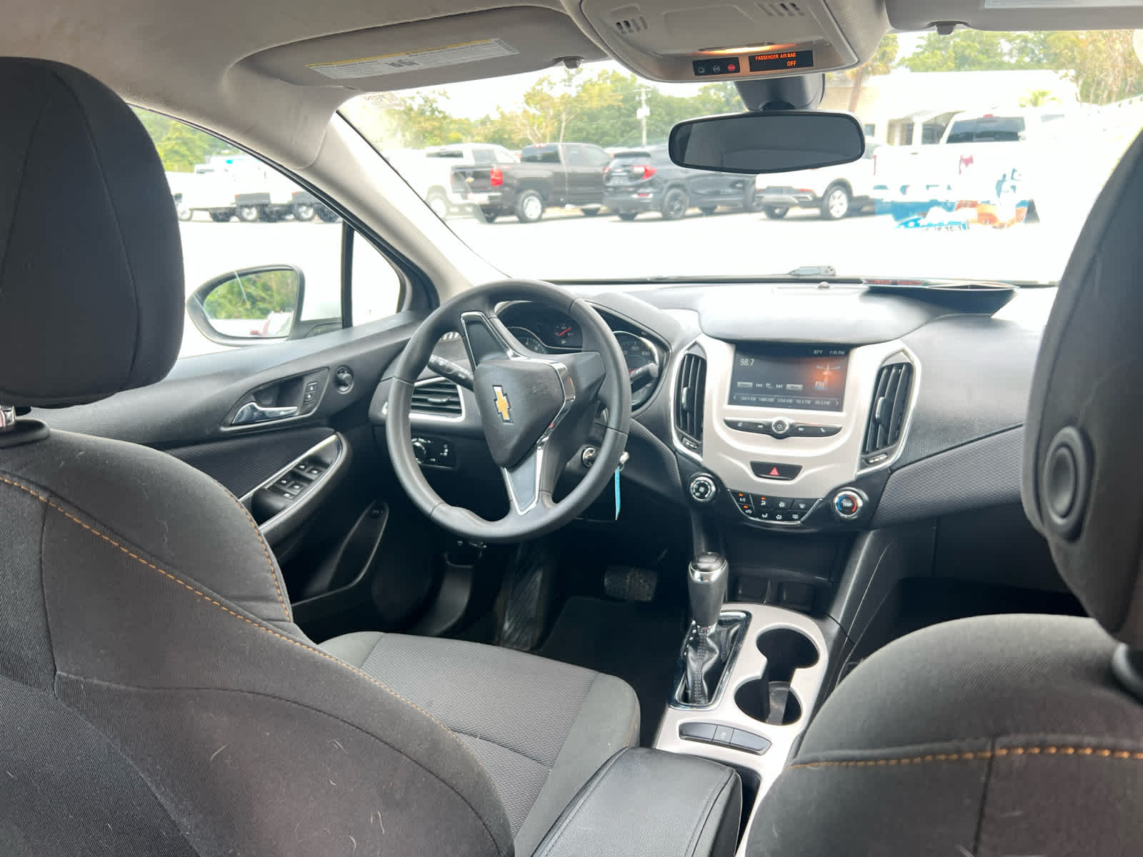 2017 Chevrolet Cruze LS - 8