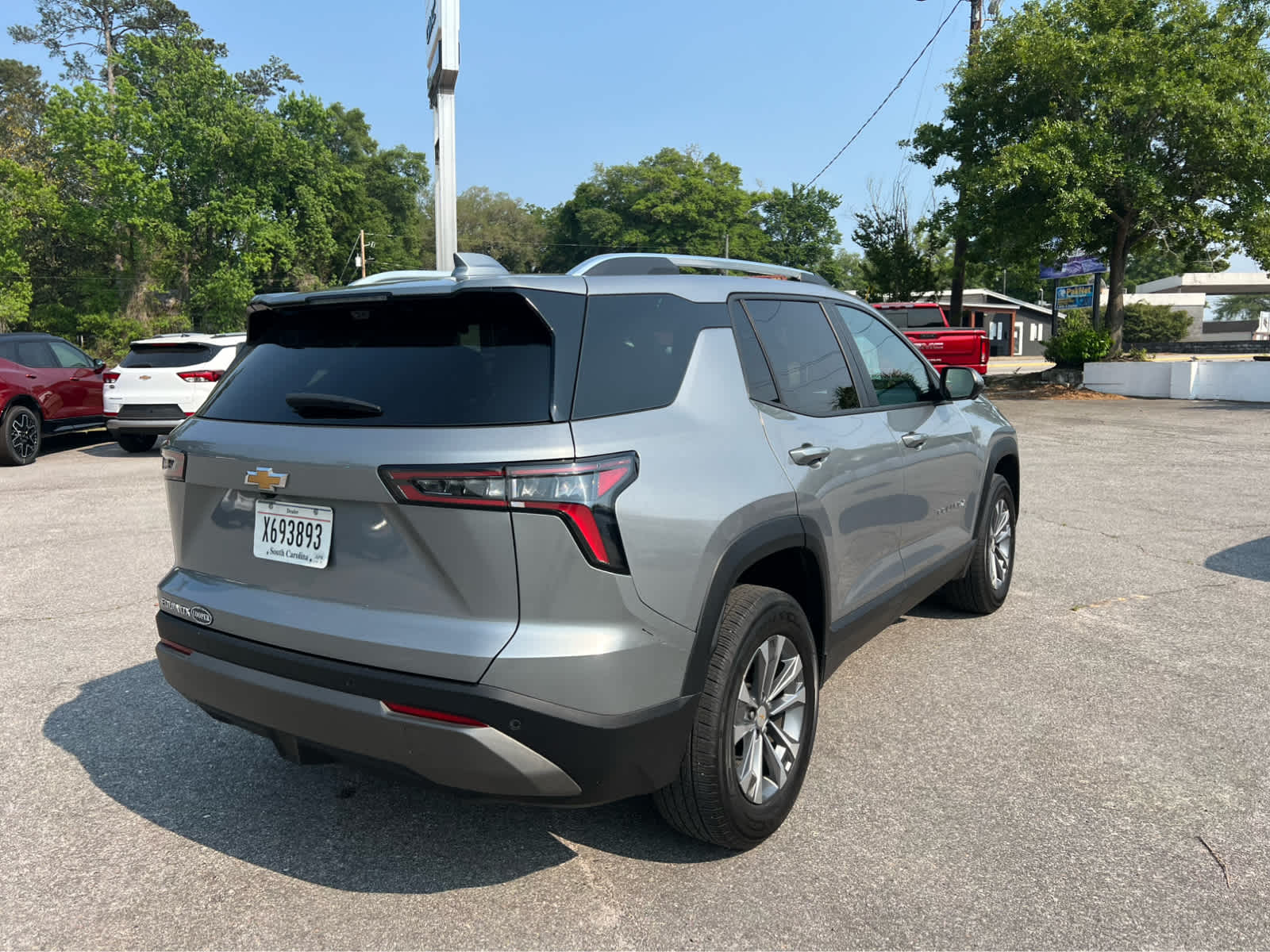2025 Chevrolet Equinox FWD LT - 2