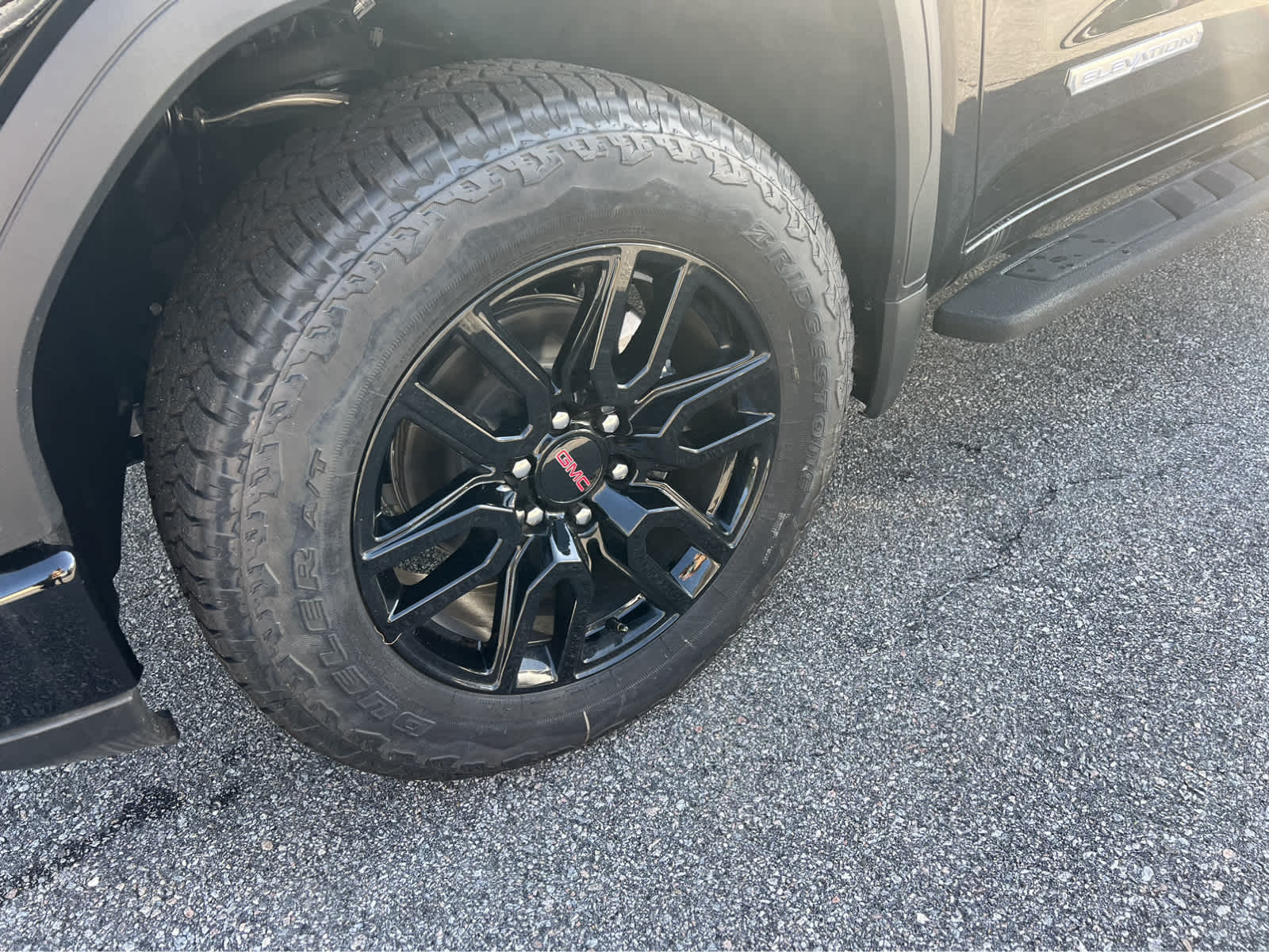 2024 GMC Sierra 1500 Elevation - 2