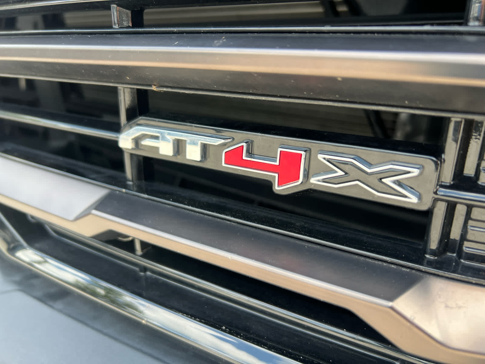 2024 GMC Sierra 1500 AT4X - 2