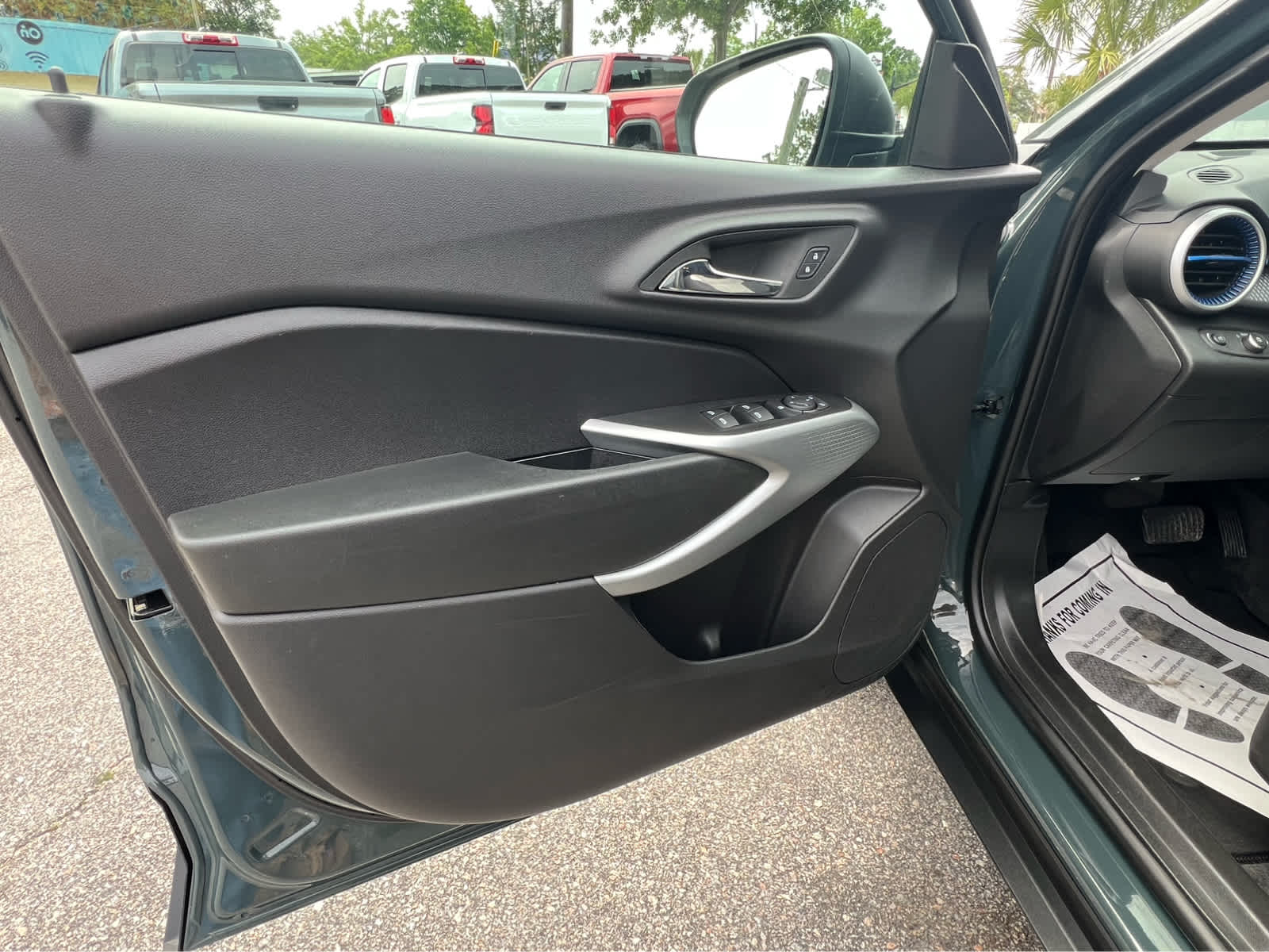 2025 Chevrolet Trax LS - 5