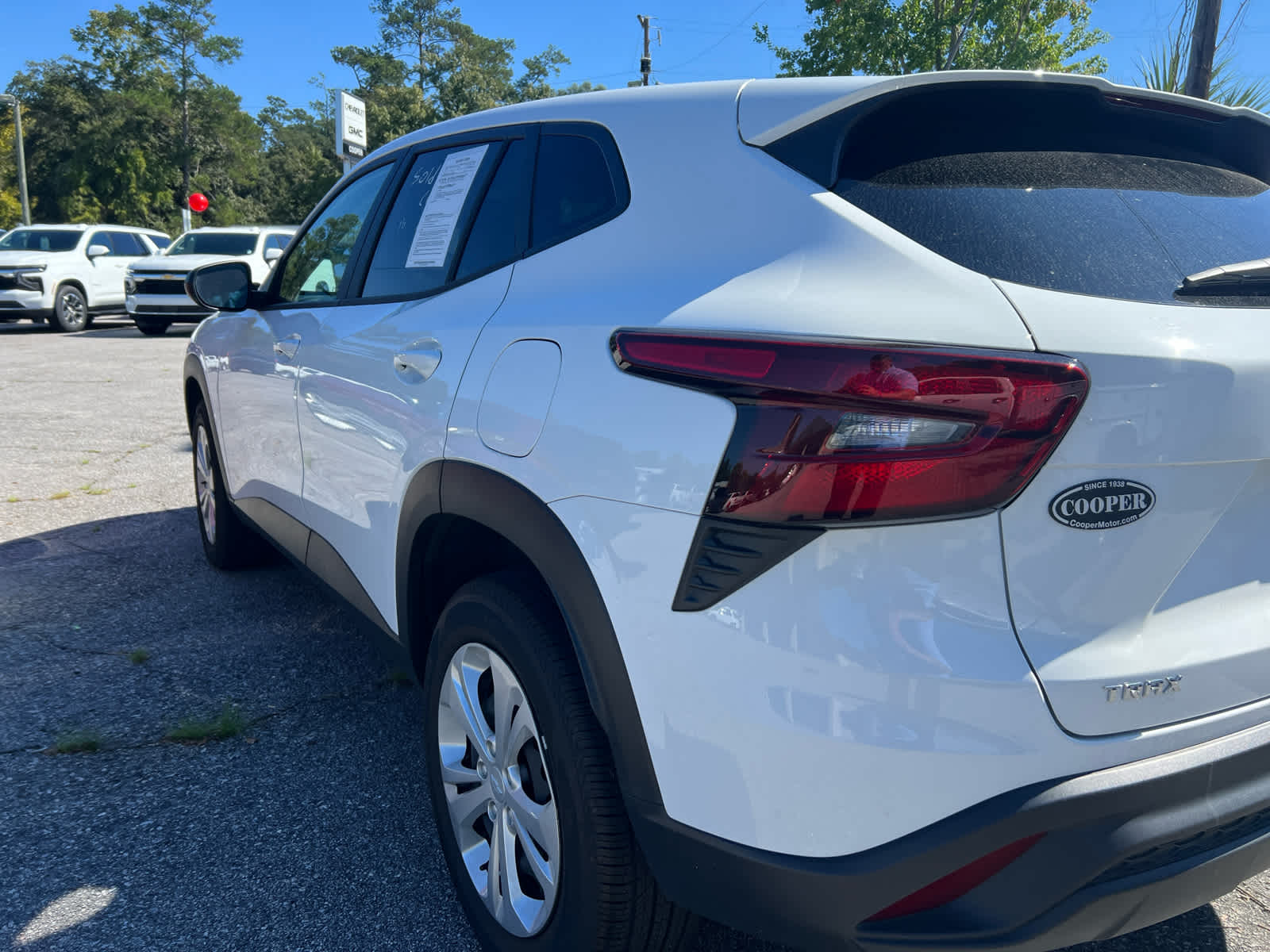 2025 Chevrolet Trax LS - 4