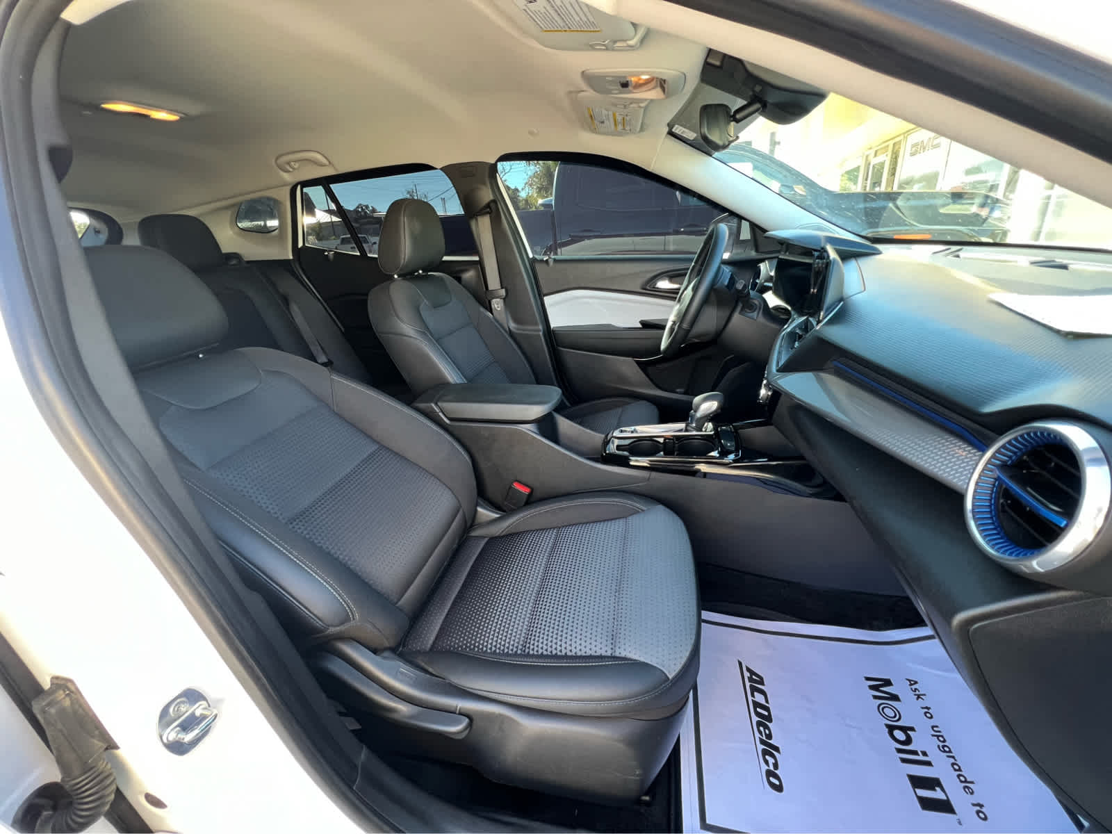 2024 Chevrolet Trax LT - 1