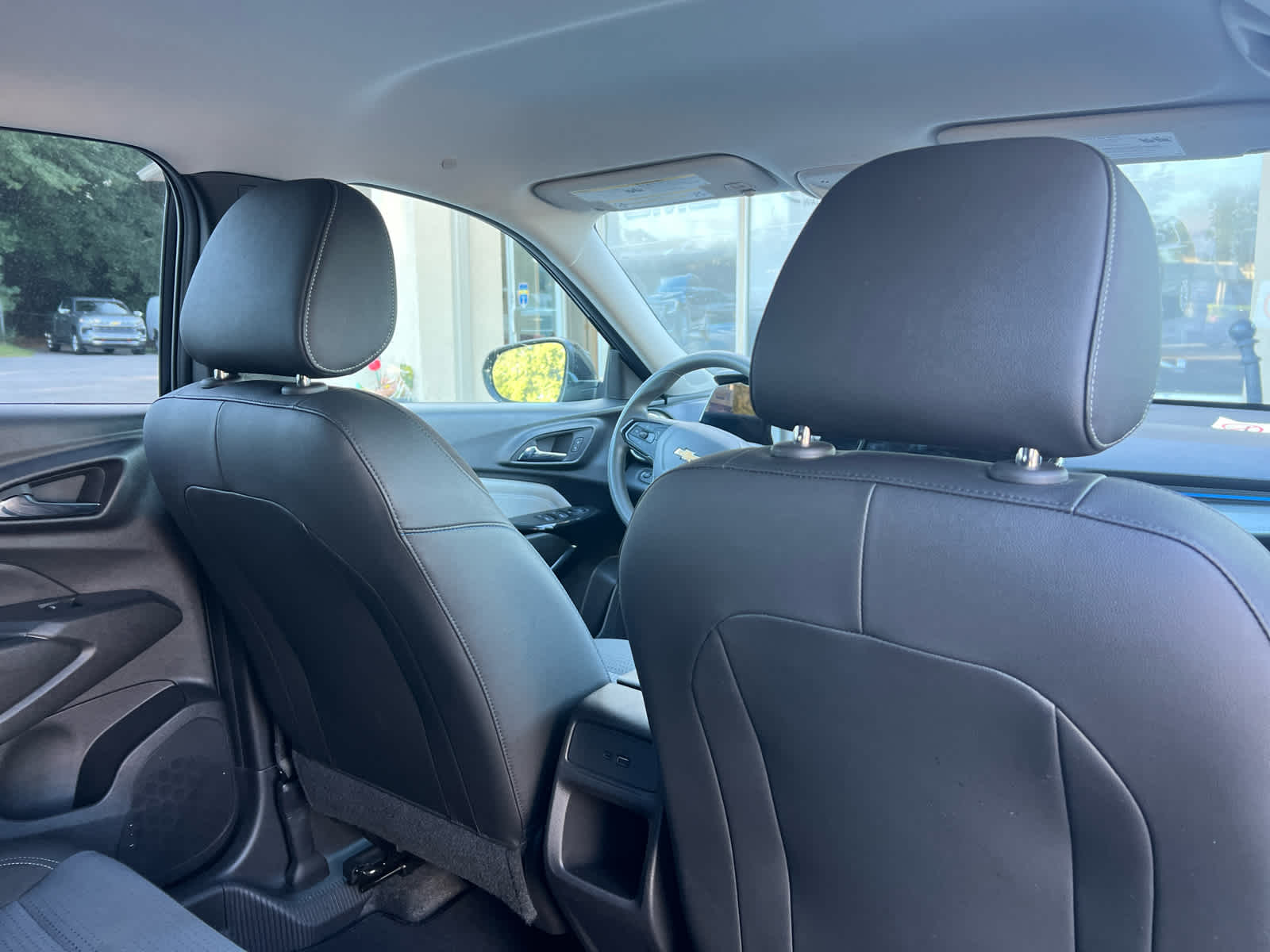 2025 Chevrolet Trax LT - 7