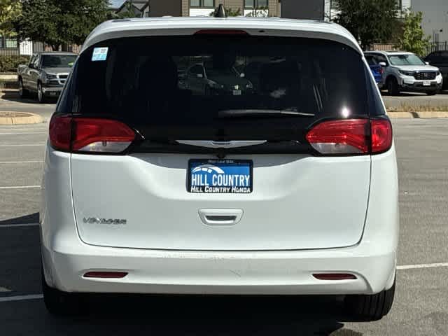 2023 Chrysler Voyager