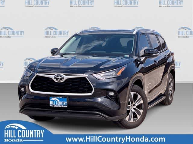 2024 Toyota Highlander LE