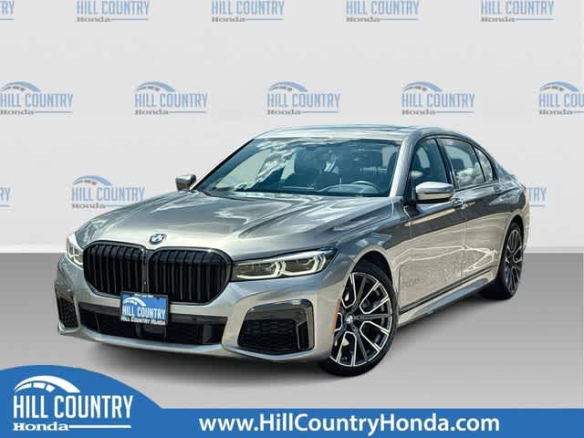 2022 BMW 740i 740i