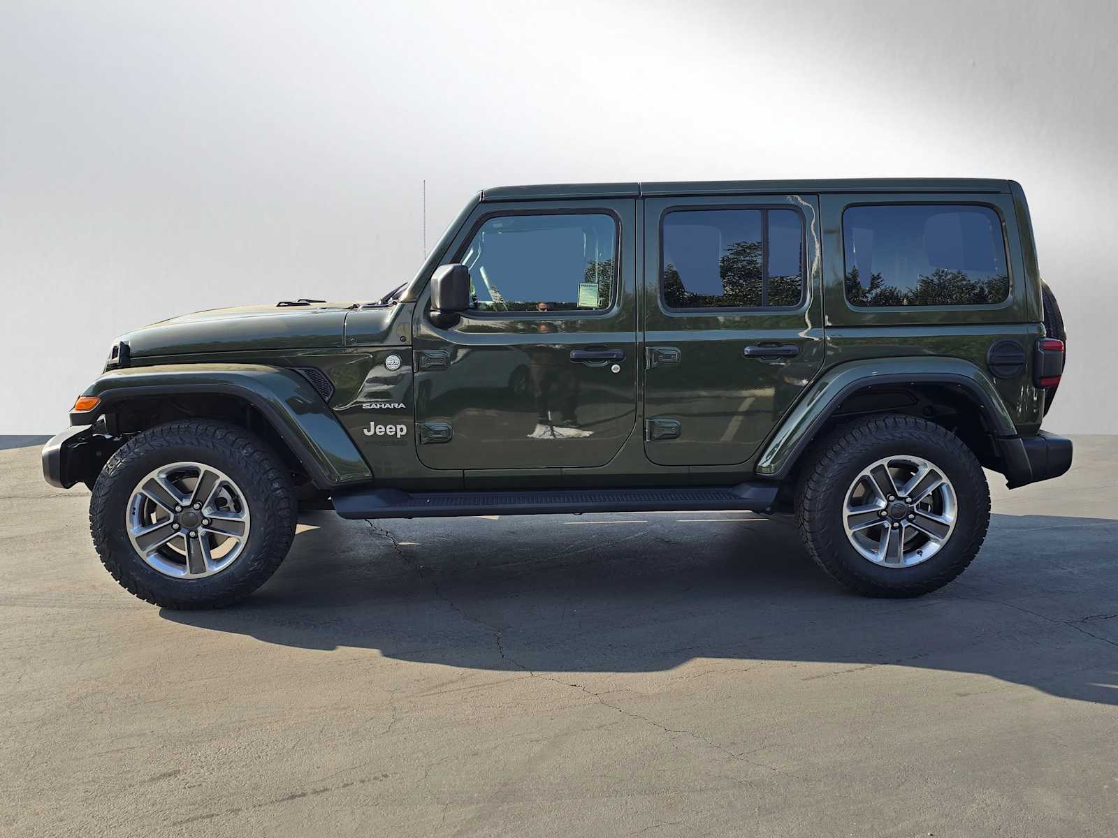 2021 Jeep Wrangler Unlimited Sahara 2