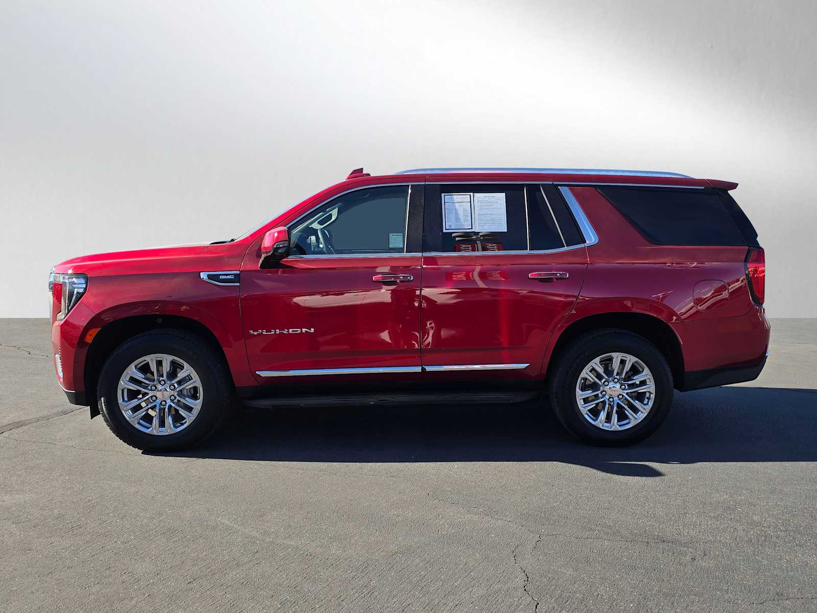 2023 GMC Yukon SLT 2