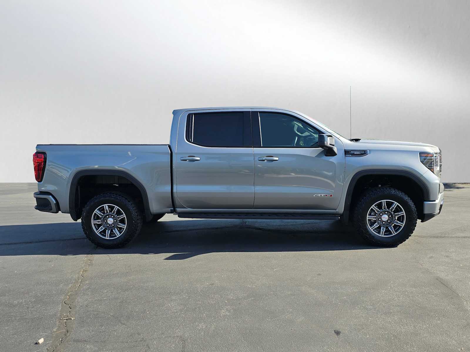 2024 GMC Sierra 1500 AT4 4WD Crew Cab 147 6