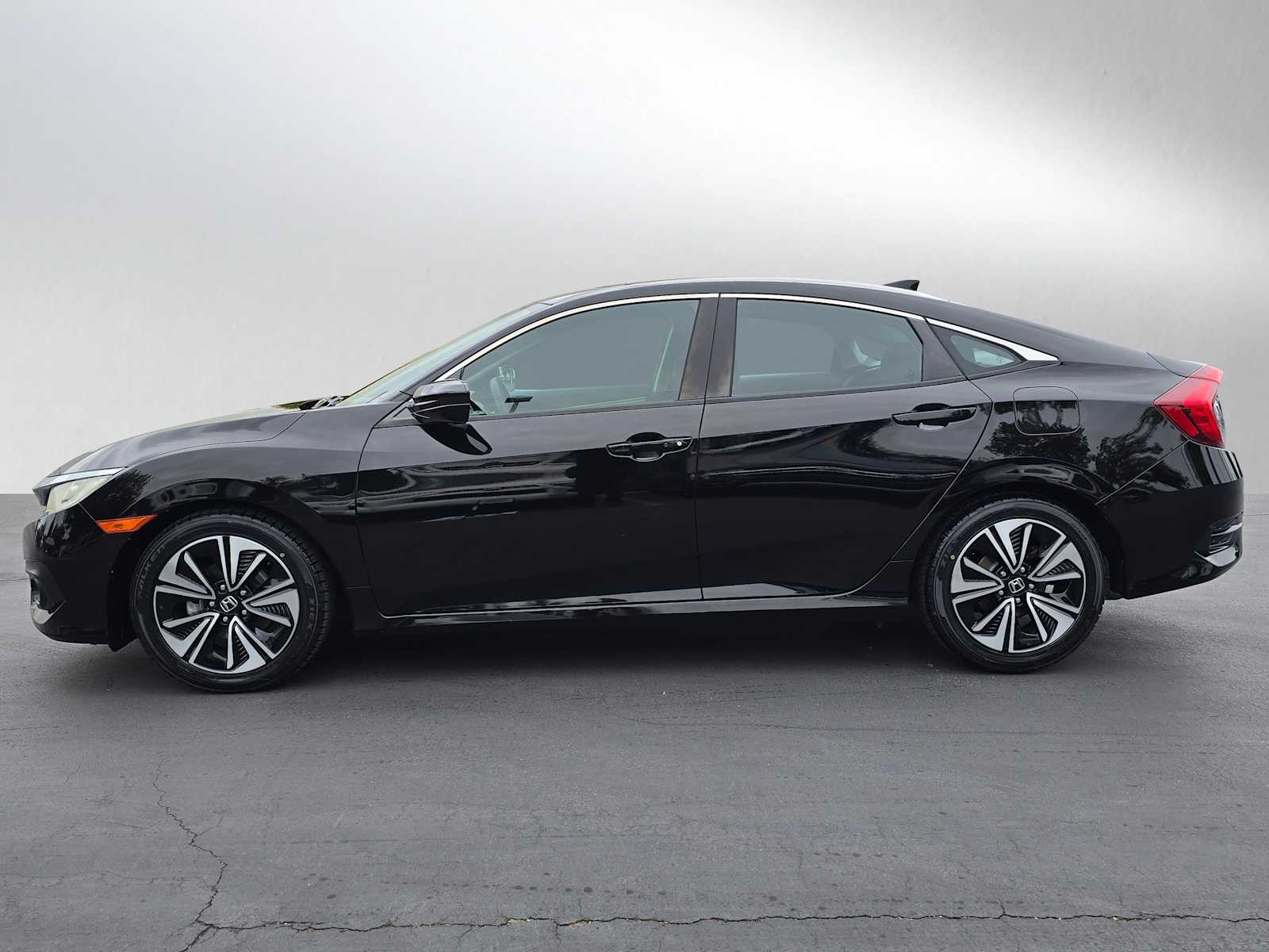 2016 Honda Civic EX-T 2