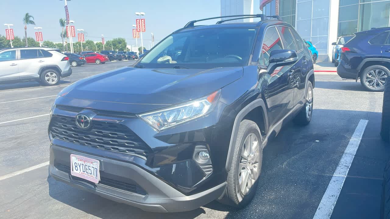 2021 Toyota RAV4 XLE Premium 2