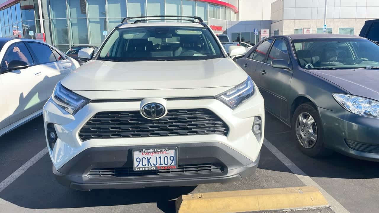 2022 Toyota RAV4 XLE Premium 3