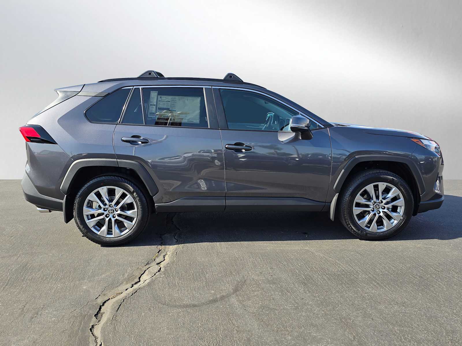 2024 Toyota RAV4 XLE Premium 6