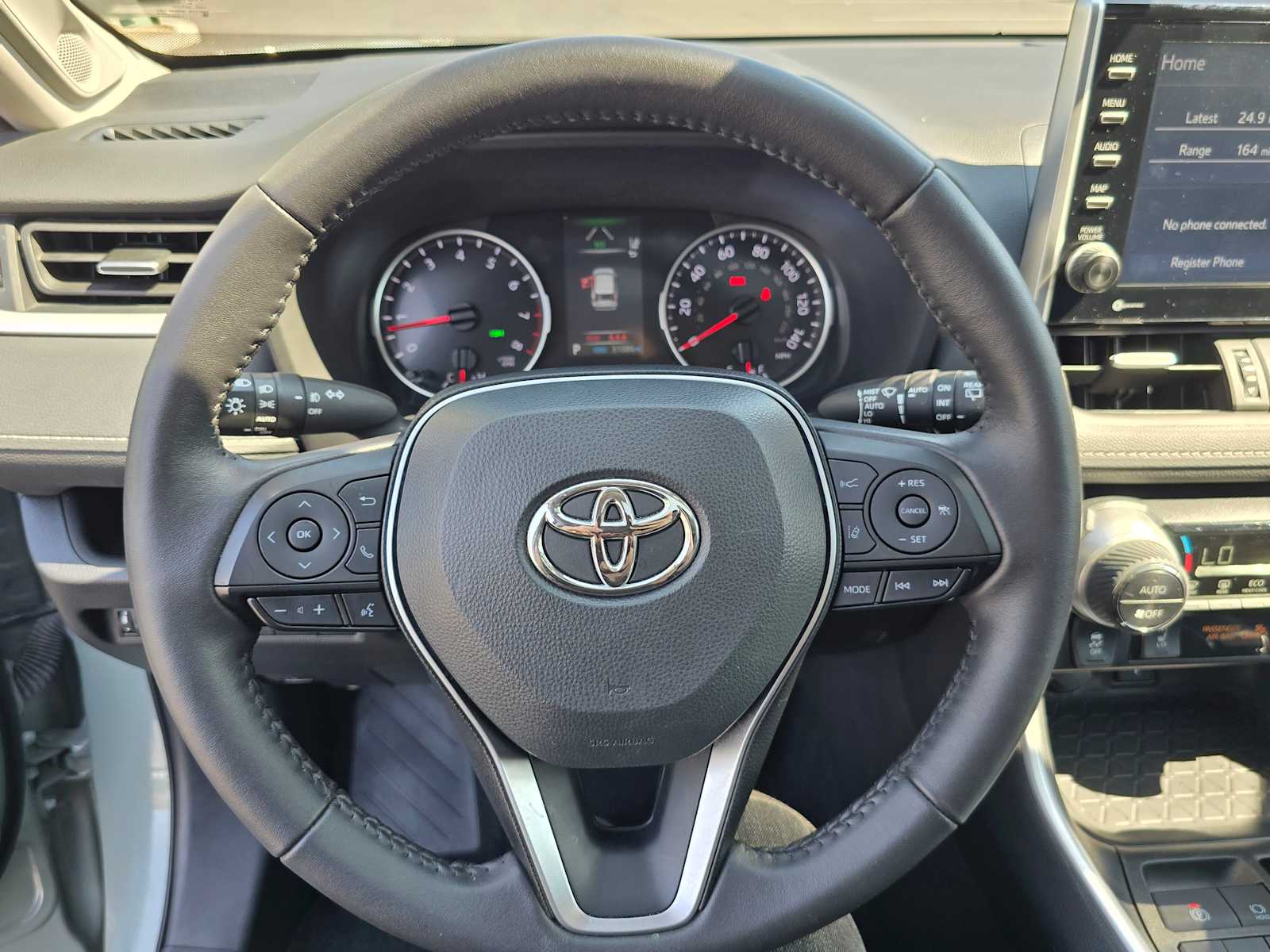 2022 Toyota RAV4 XLE Premium 23