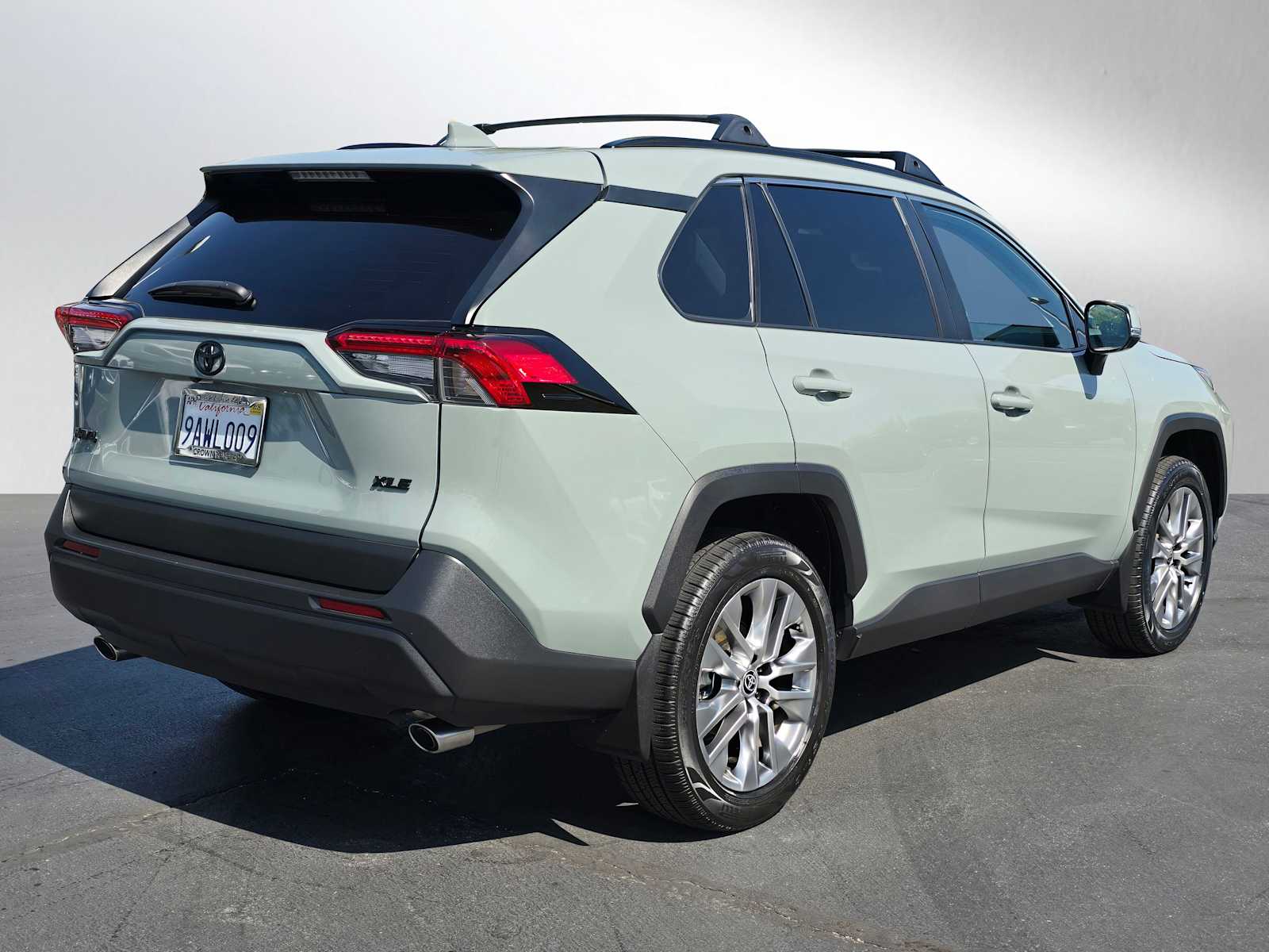 2022 Toyota RAV4 XLE Premium 5