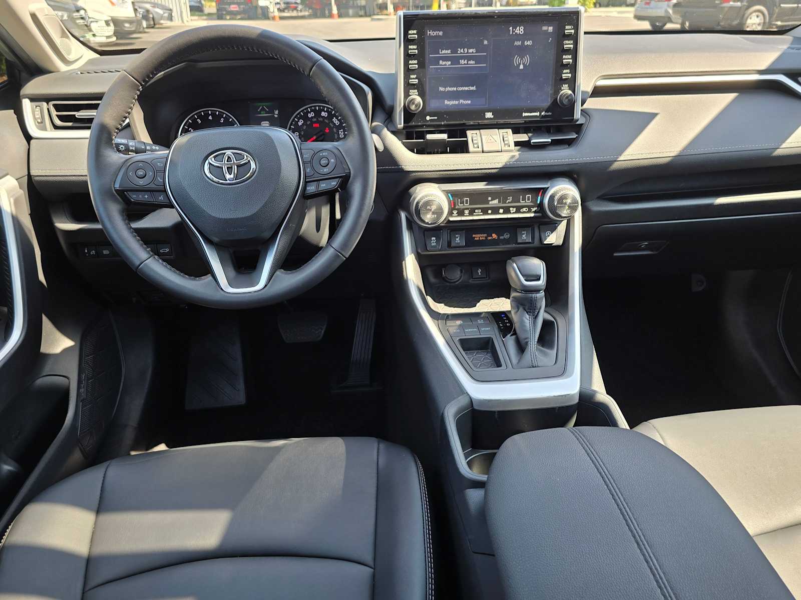 2022 Toyota RAV4 XLE Premium 19