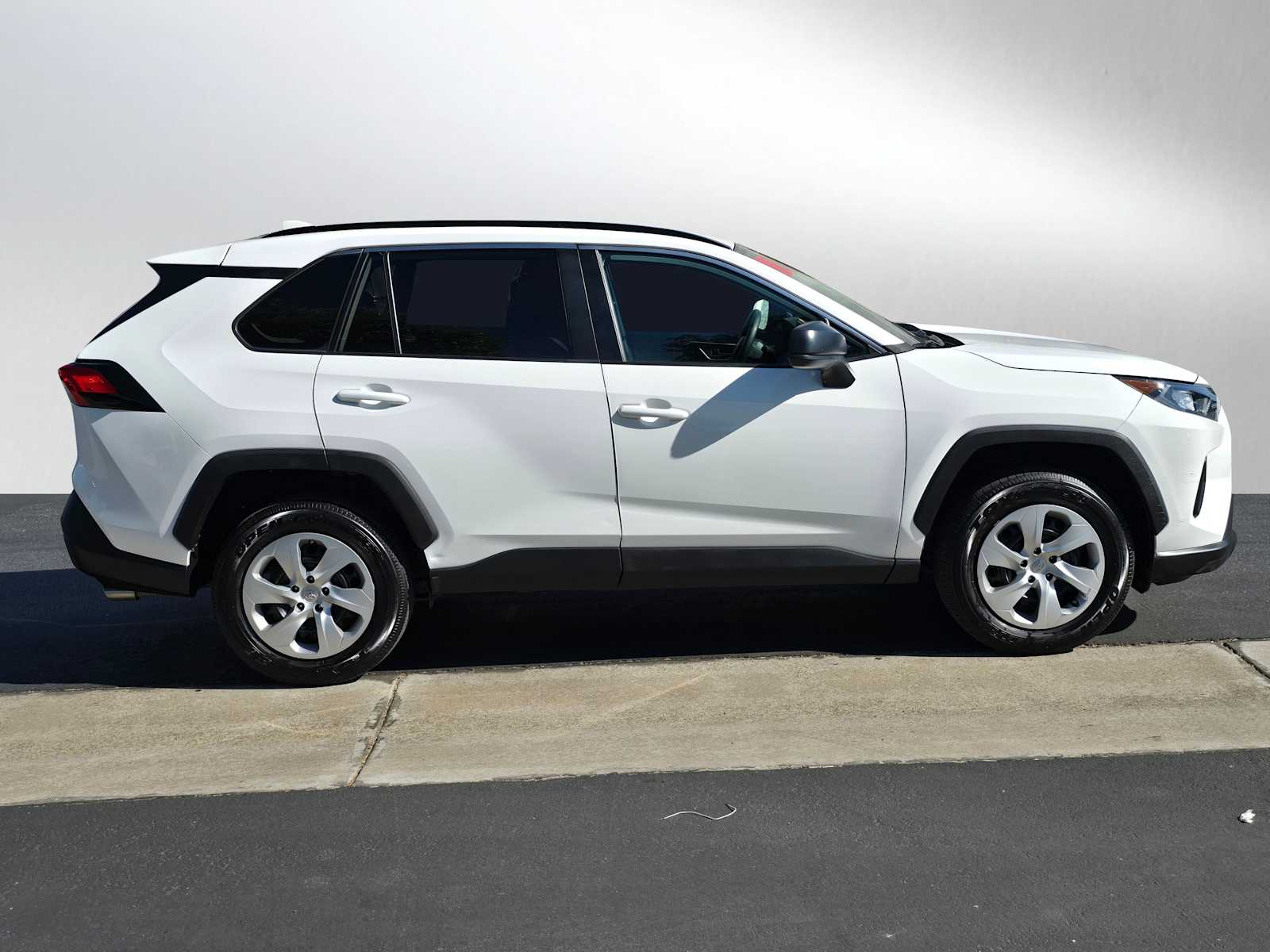 2021 Toyota RAV4 LE 6