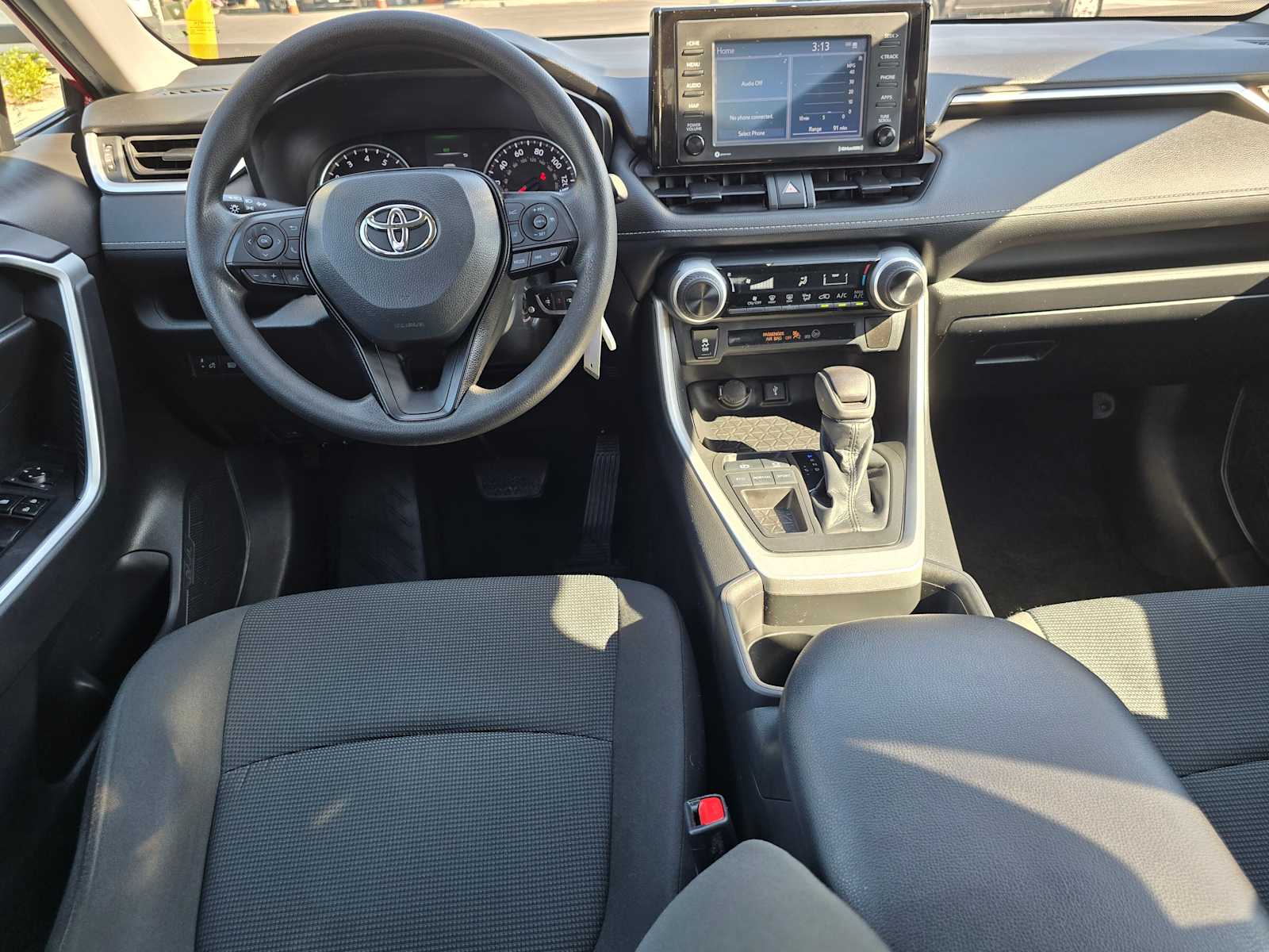 2021 Toyota RAV4 LE 18