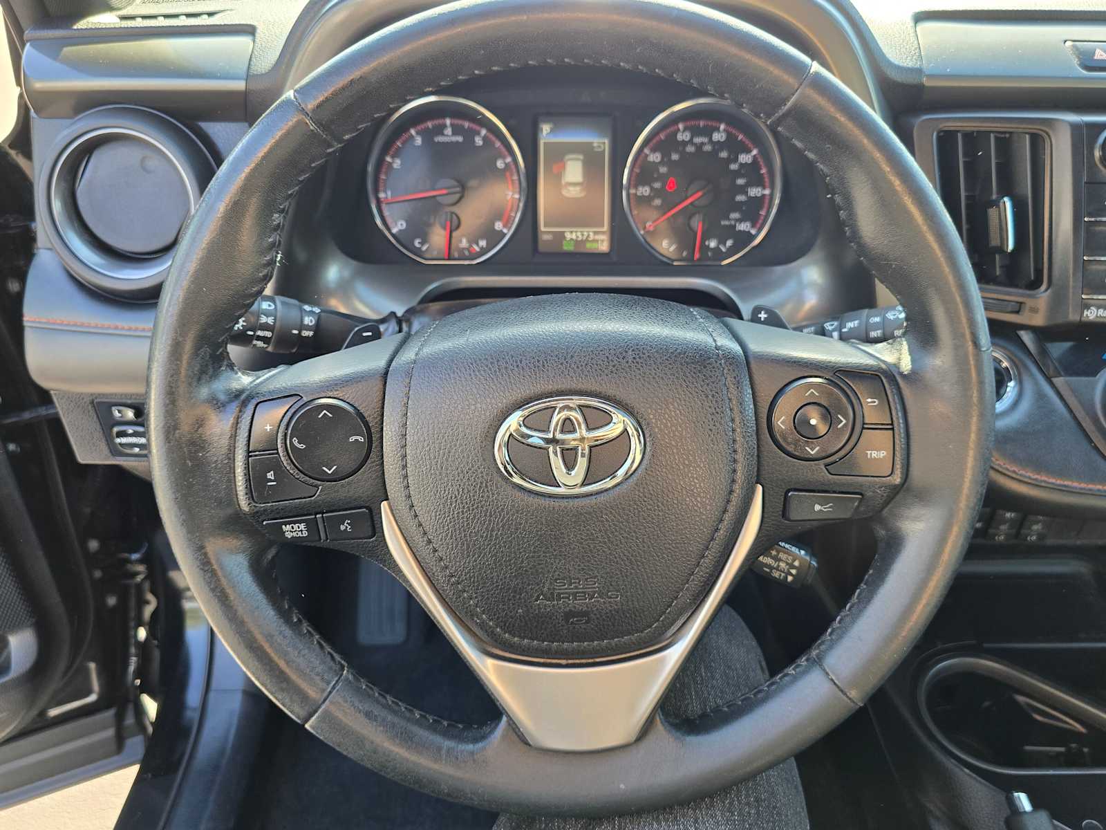 2018 Toyota RAV4 SE 23