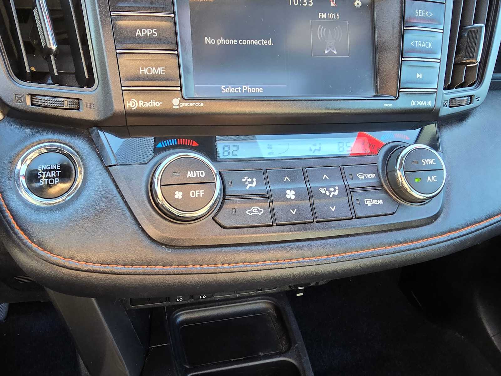 2018 Toyota RAV4 SE 29