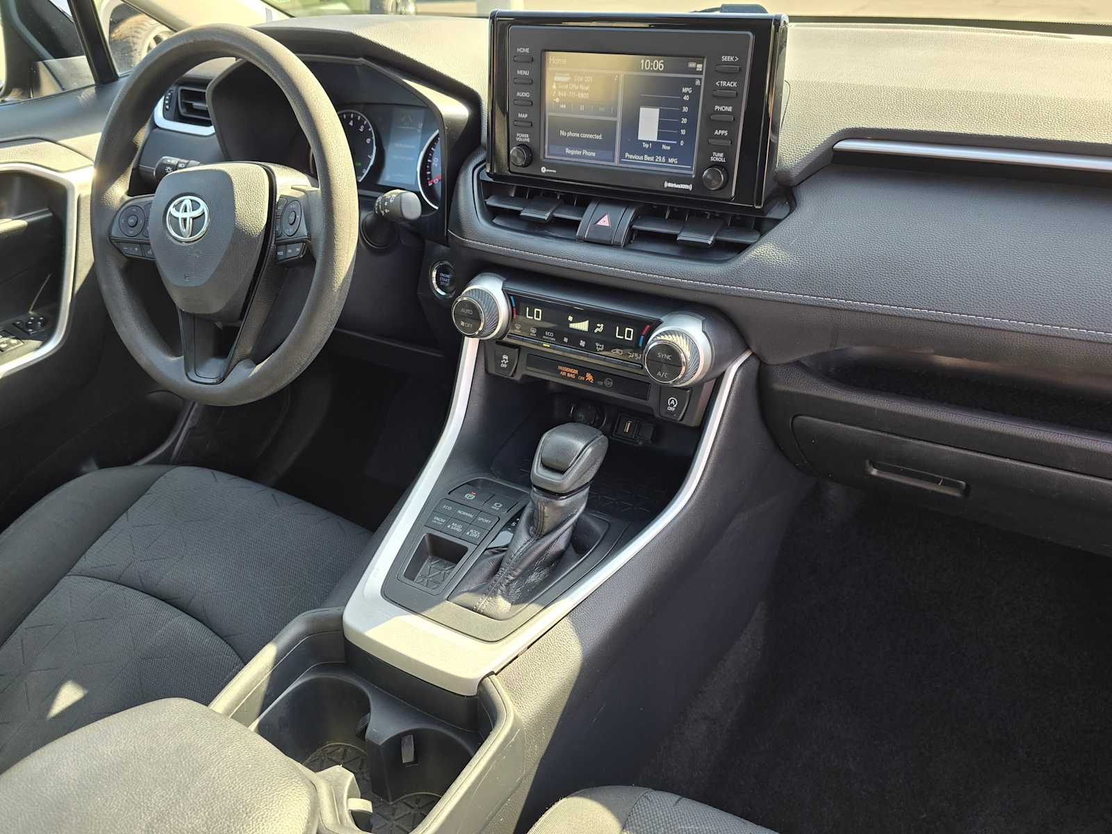 2020 Toyota RAV4 XLE 11