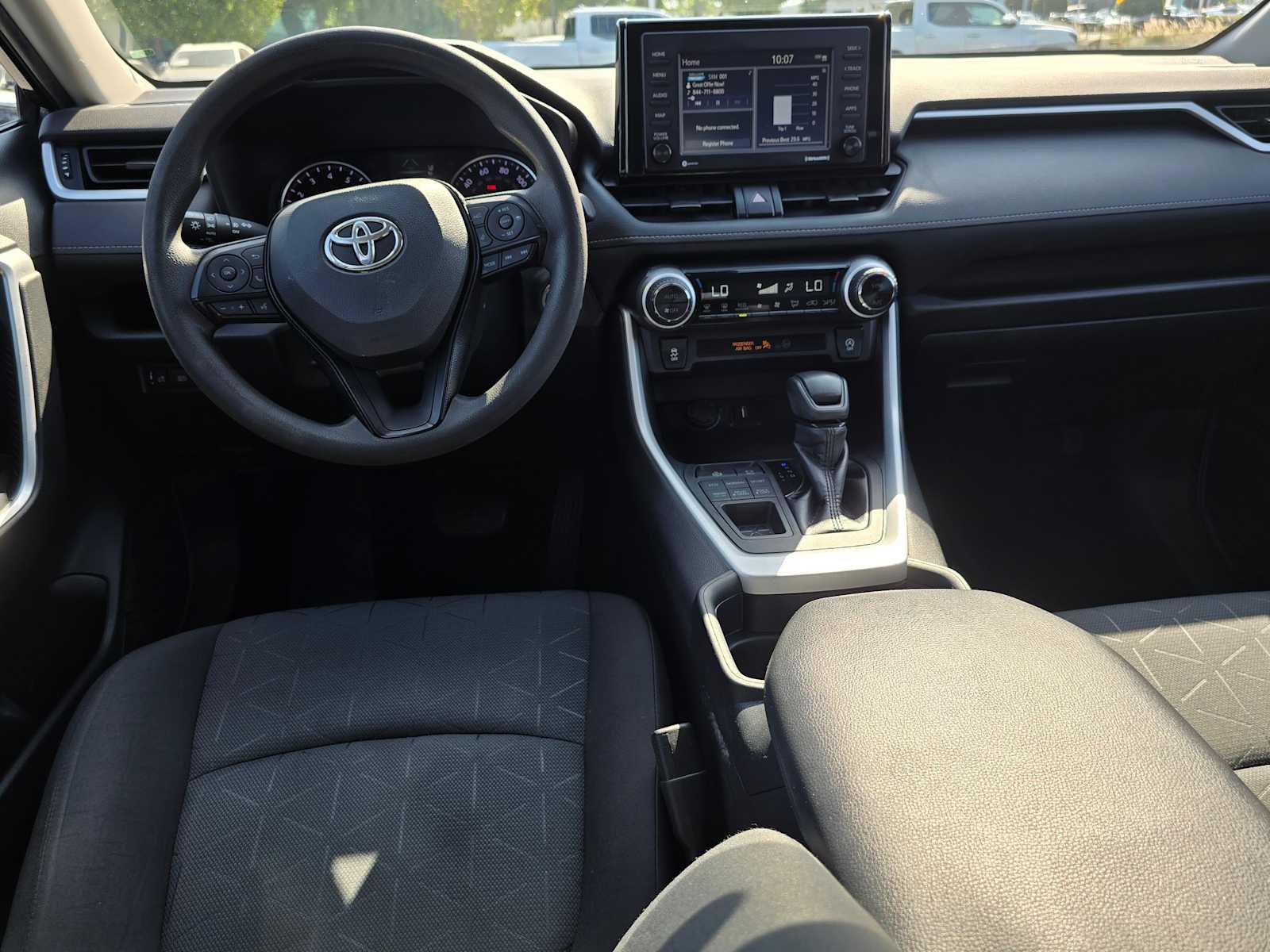 2020 Toyota RAV4 XLE 18