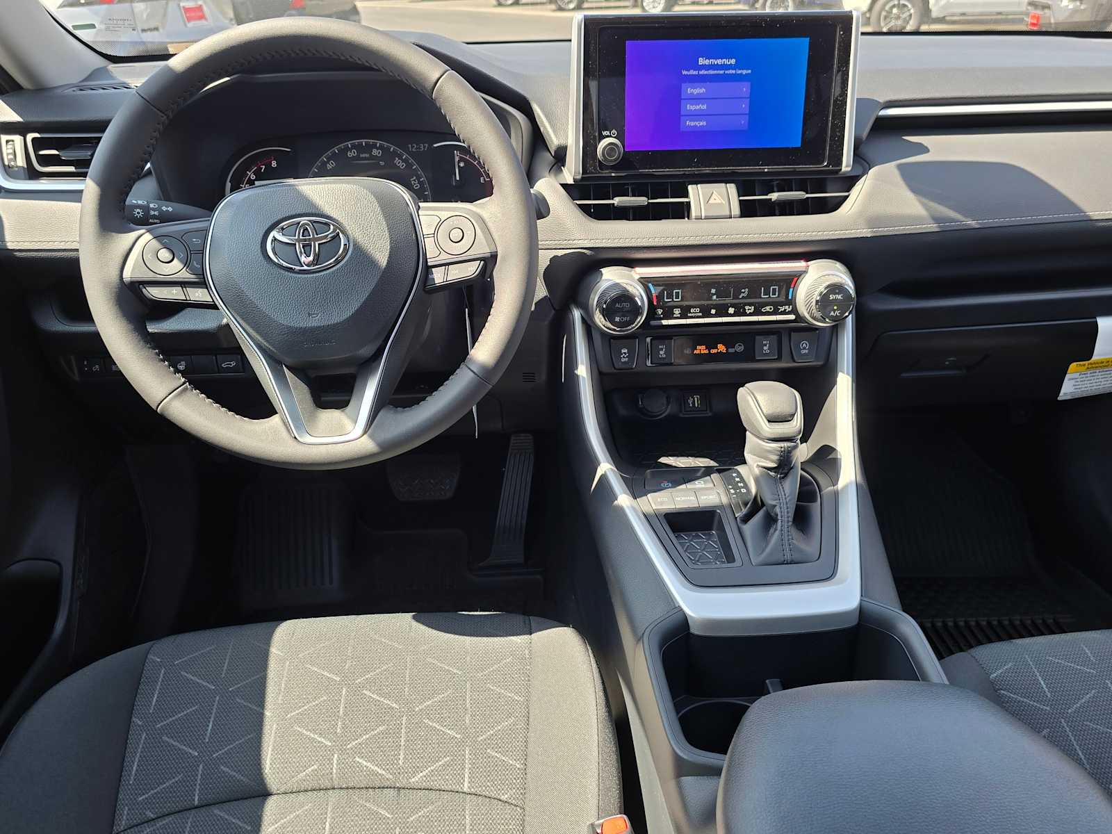 2024 Toyota RAV4 XLE 19