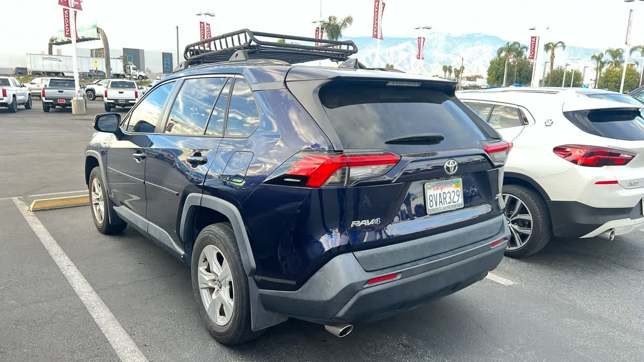 2021 Toyota RAV4 XLE 2