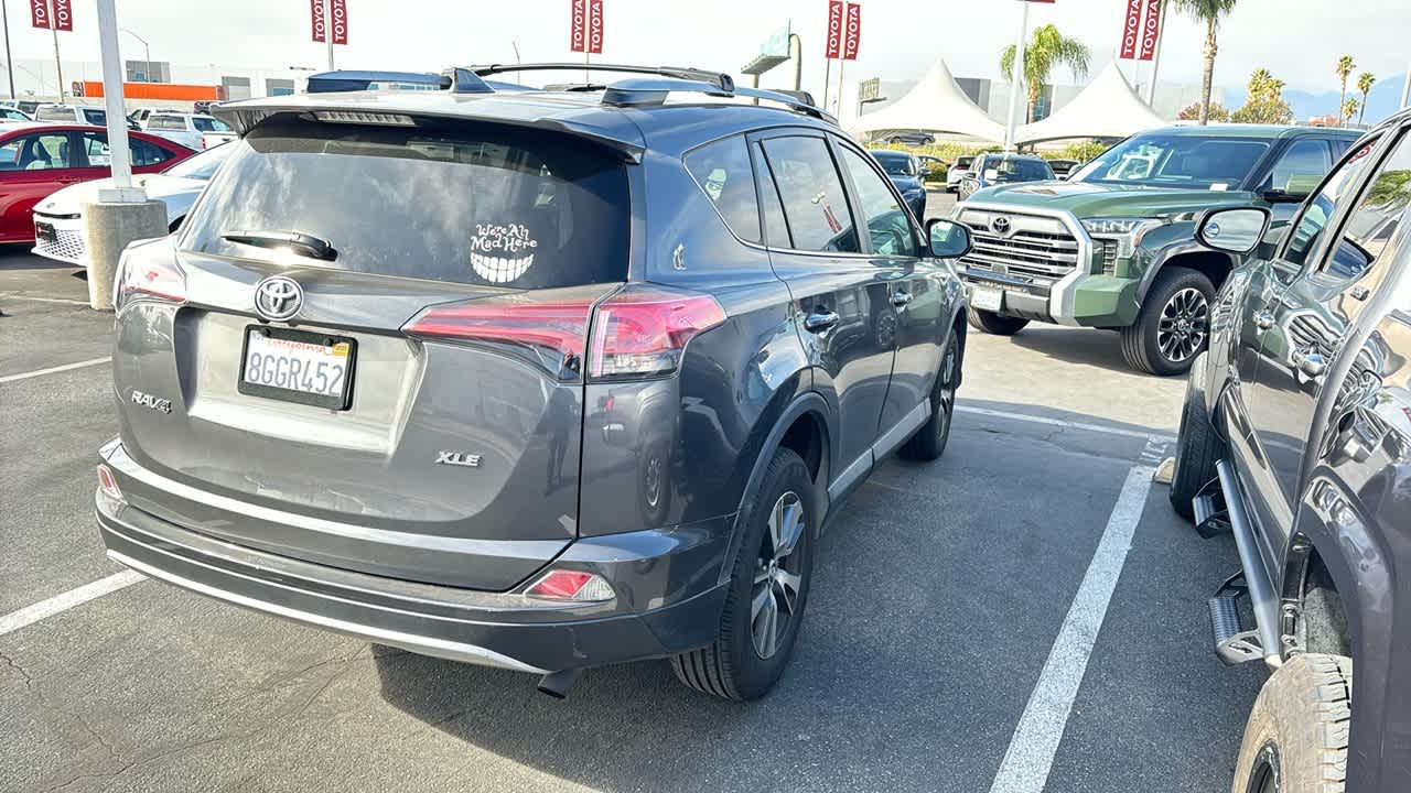 2018 Toyota RAV4 XLE 2