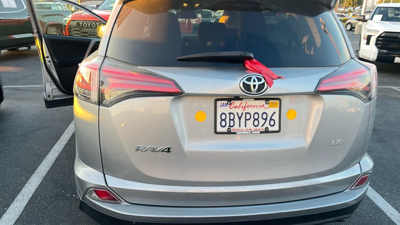 2018 Toyota RAV4 LE 2