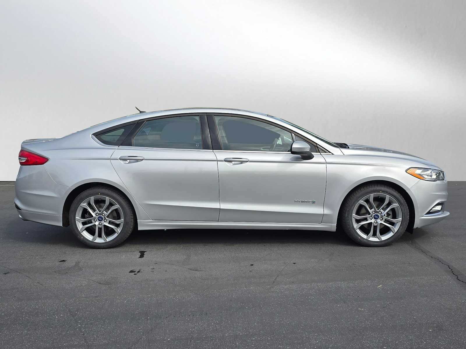 2017 Ford Fusion Hybrid SE 6