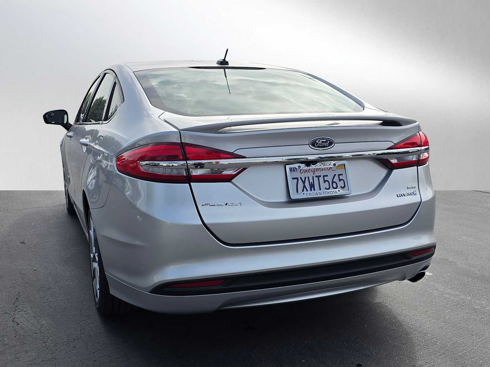 2017 Ford Fusion Hybrid SE 3