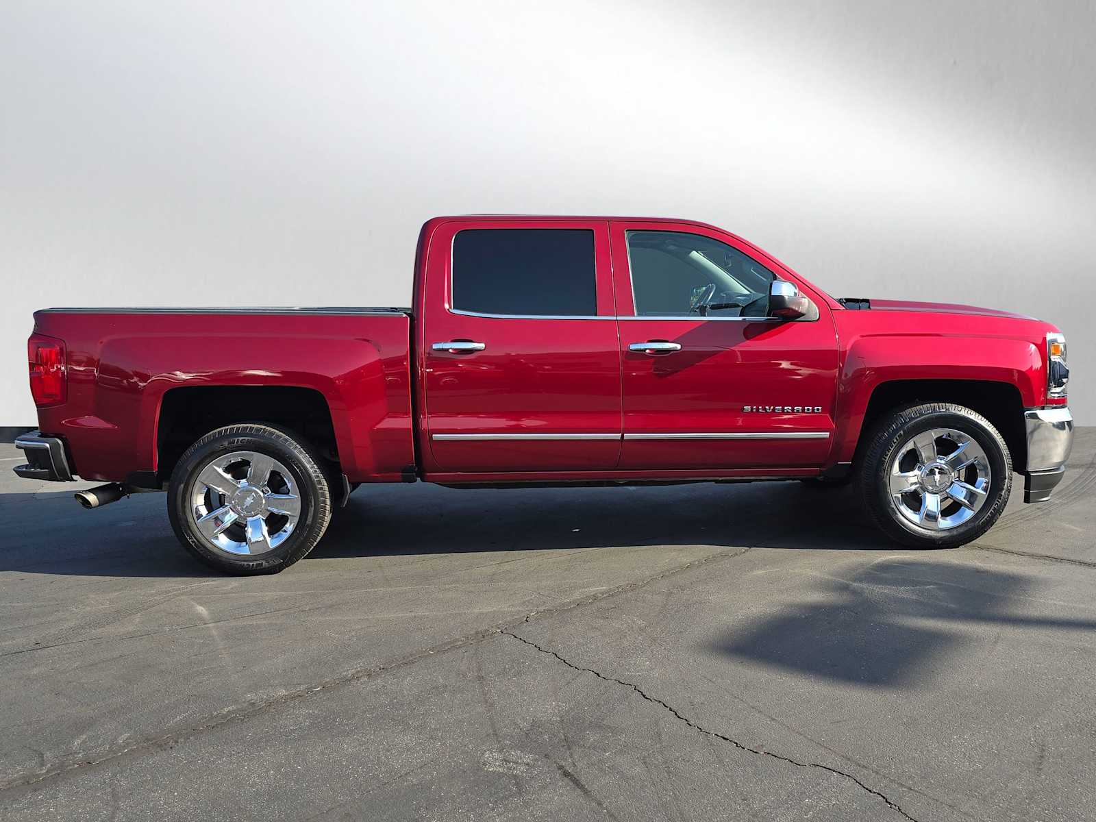 2018 Chevrolet Silverado 1500 LTZ 2WD Crew Cab 143.5 6