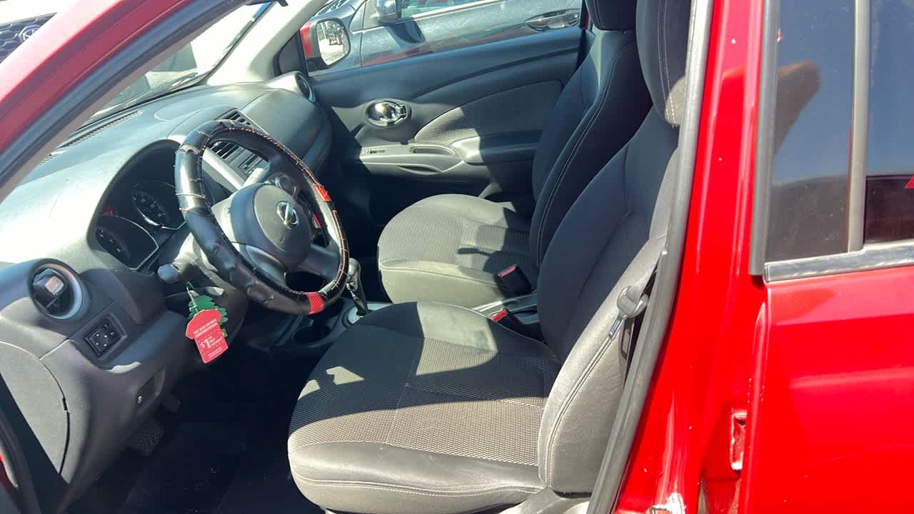 2014 Nissan Versa SV 4