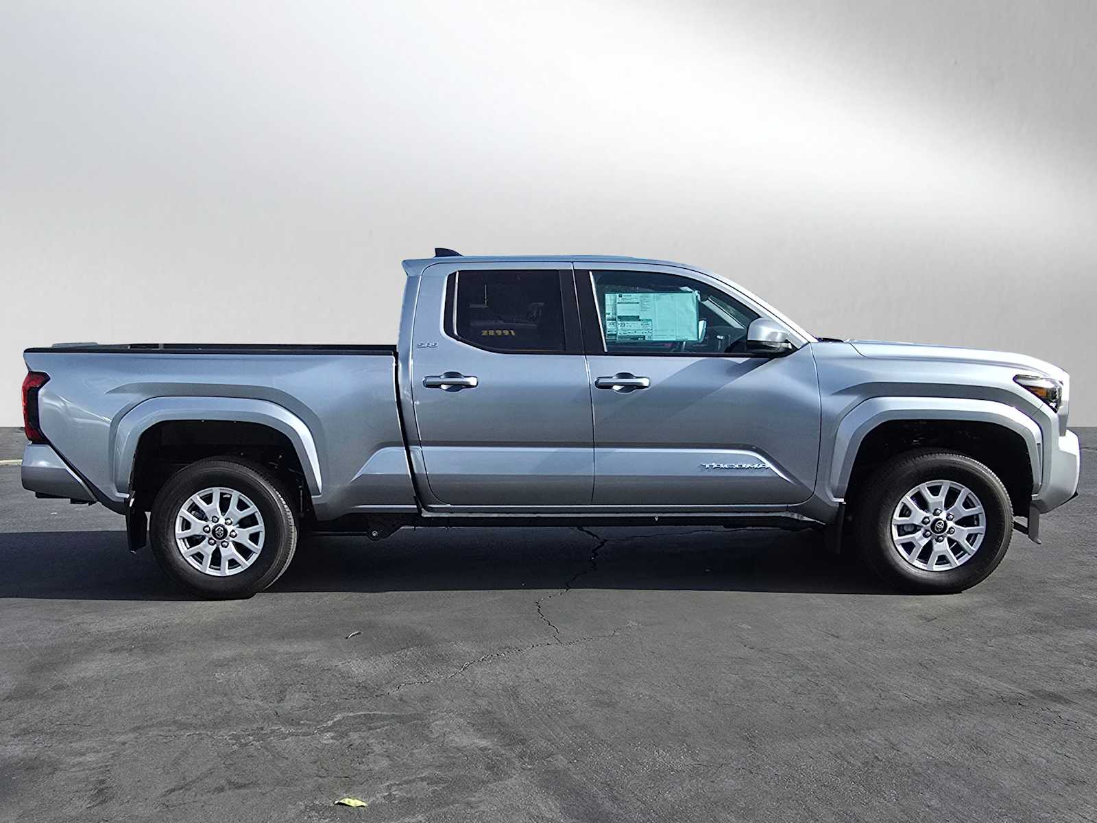 2024 Toyota Tacoma SR5 Double Cab 6 Bed AT 6