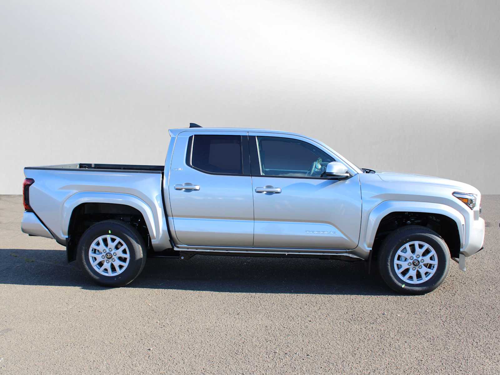 2024 Toyota Tacoma SR5 Double Cab 5 Bed AT 6