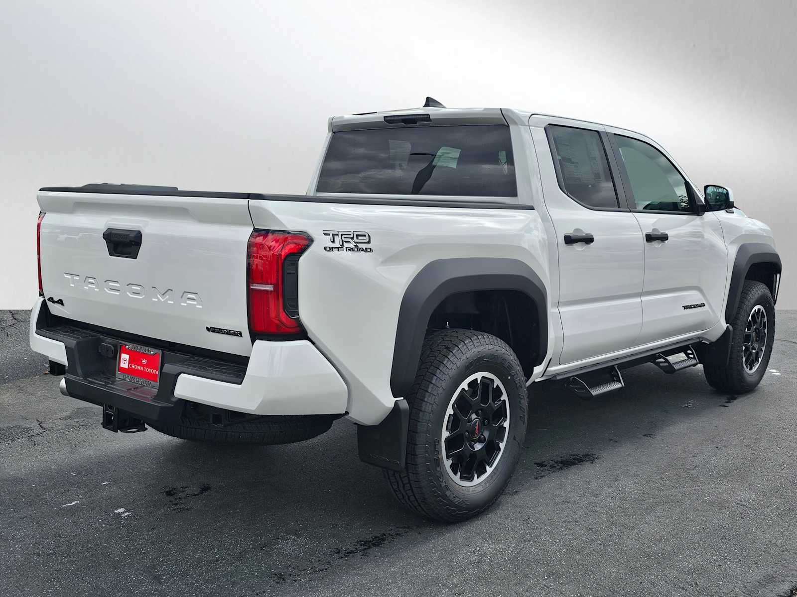 View vehicle photo 3