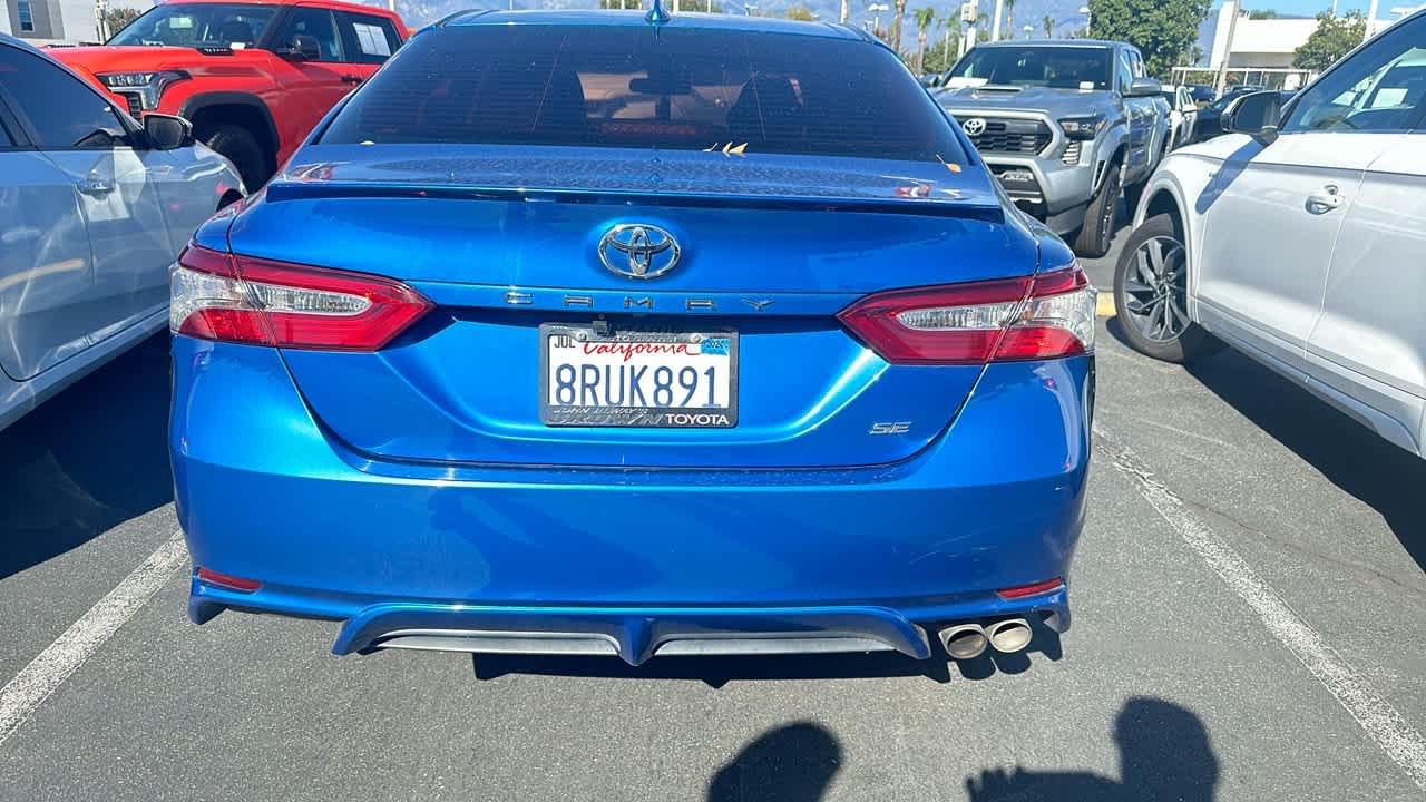 2019 Toyota Camry SE 3