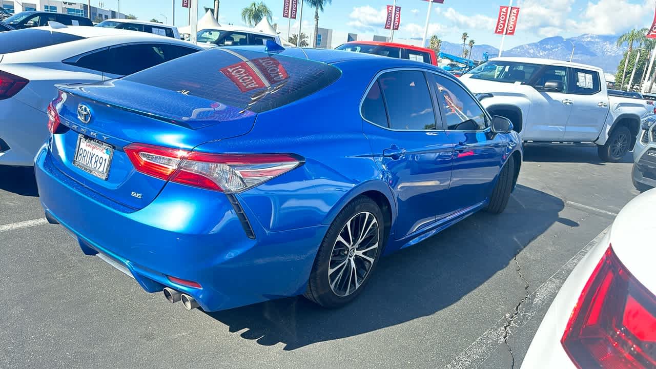 2019 Toyota Camry SE 2