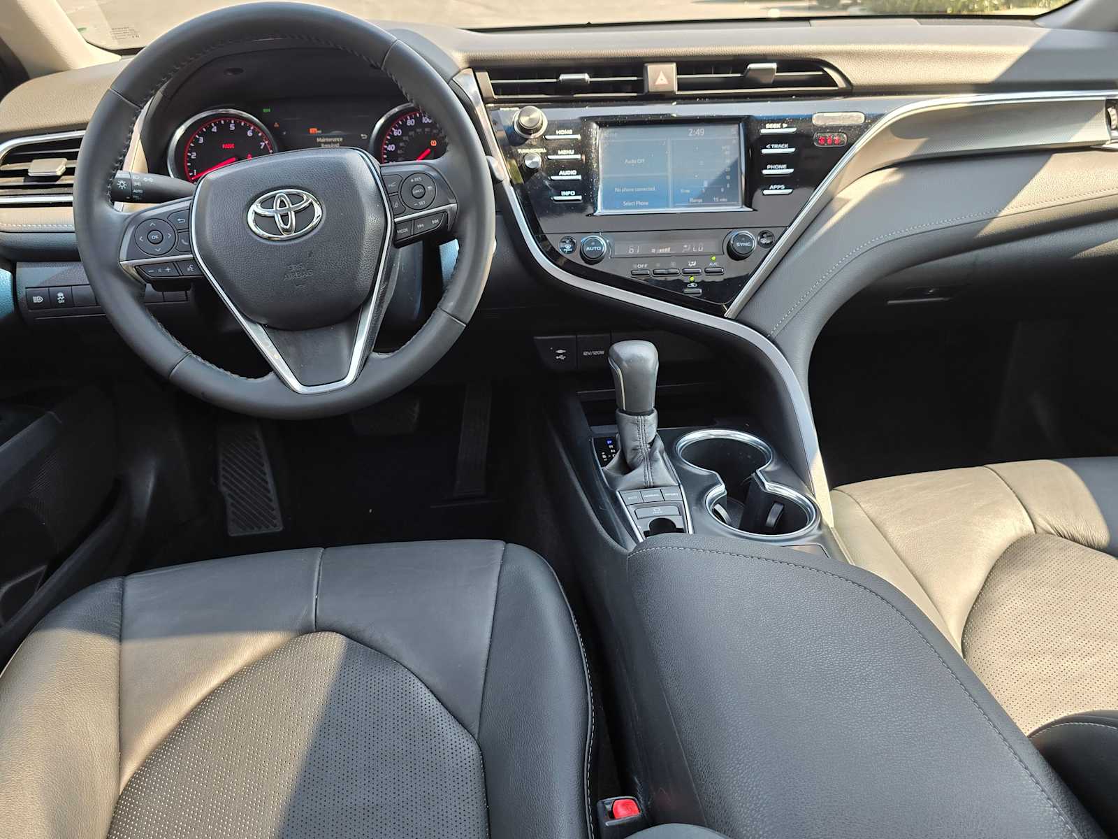 2018 Toyota Camry XSE 18