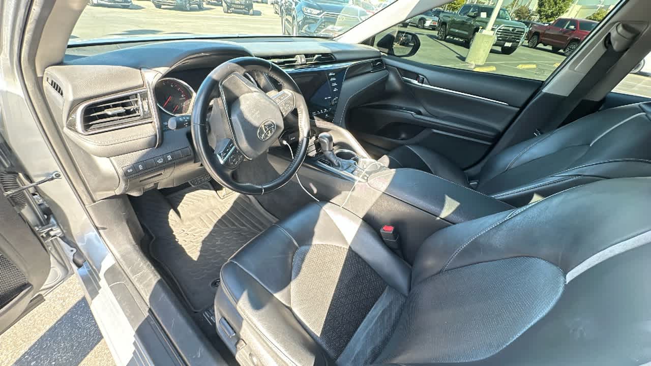 2019 Toyota Camry XSE 4