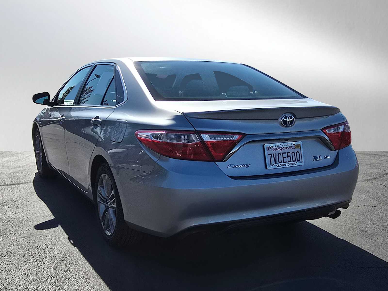 2017 Toyota Camry Hybrid SE 3