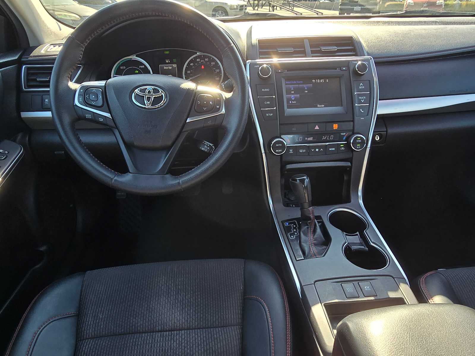 2017 Toyota Camry Hybrid SE 18