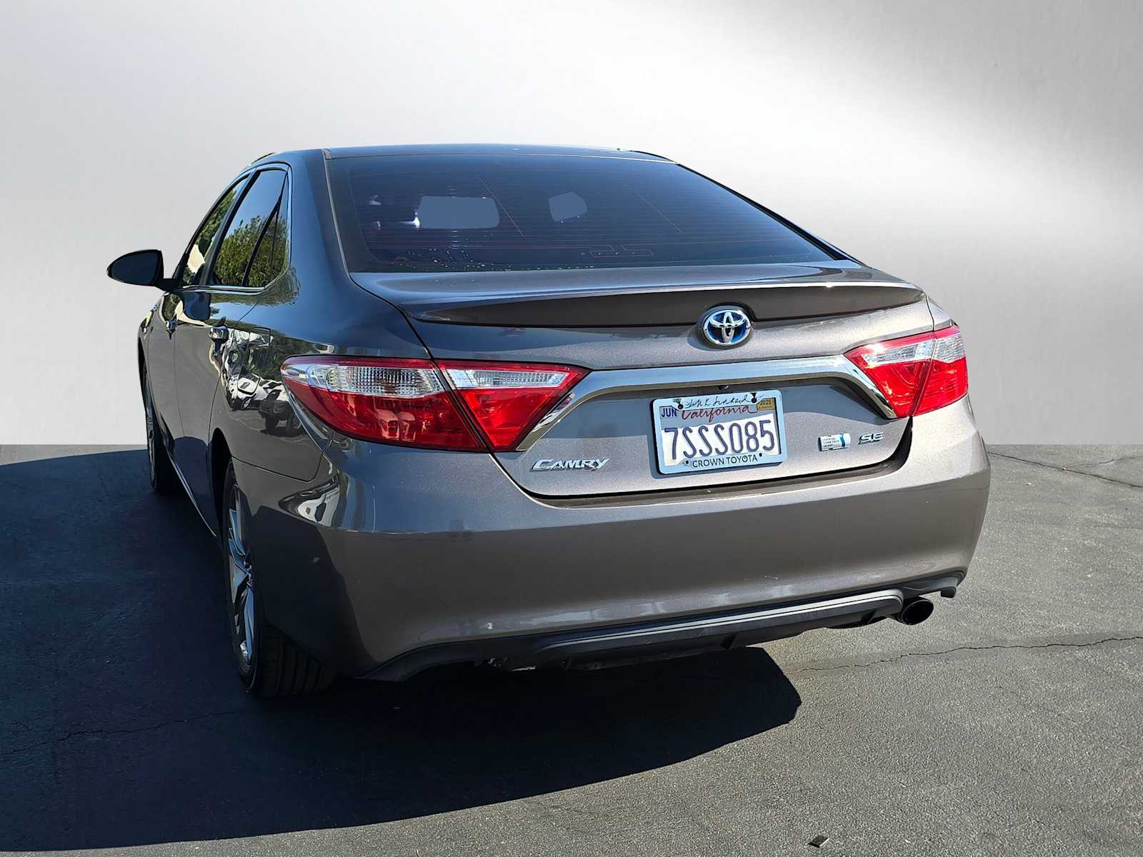 2016 Toyota Camry Hybrid SE 3