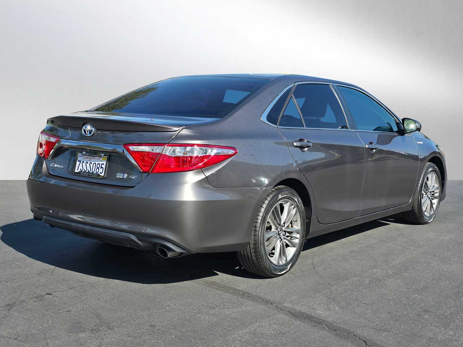 2016 Toyota Camry Hybrid SE 5